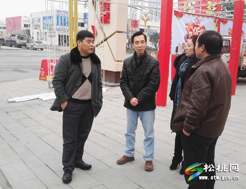秦智坤到“年货节”活动筹备现场调研指导