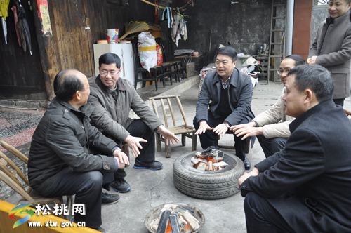 冉晓东龙群跃唐永明桑士棕看望慰问退休老干部