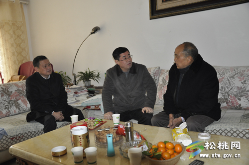 冉晓东龙群跃唐永明桑士棕看望慰问退休老干部