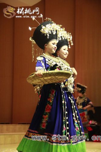 松桃苗族在京捧回大奖